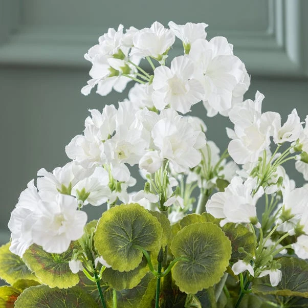 Artificial White Geranium In White Ceramic Plant Pot 5 Artificial White Geranium In White Ceramic Plant Pot - Image 3