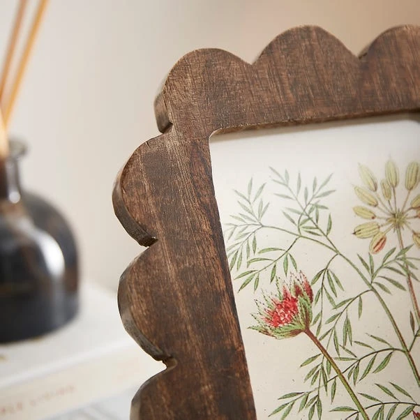 Scalloped Mango Wood Photo Frame 4 Scalloped Mango Wood Photo Frame - Image 2